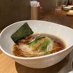 Japanese Ramen Noodle Lab Q - 煮干し醤油らぁ麺