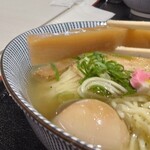 鯛塩そば 灯花 - 味、染み染みの太～いメンマ。