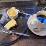 スペインクラブ 茅ヶ崎 - デザートとコーヒー　バスクチーズケーキ、チョコレートケーキ、オレンジシャーベット