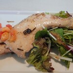 BISTRO&CAFE UN - 鶏もも肉のコンフィ