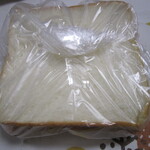 ブーランジェリー メゾン ユキ - サービスで食パンをいただきました