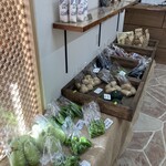 OIMOSTATION - 野菜の販売コーナーもあります！