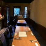 ワインキッチン コメット - 店内　テーブル席