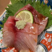 鮨 信海 - 伊佐木のお造り。旬の魚はウンマイ