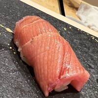 鮨 信海 - ボストンの中トロです