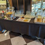 Trattoria DELLA MELA - アイスのドリンクコーナー、ジュースなど。後で気付いて詳しく見れてないです。