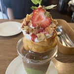 HANAZONO CAFE - 3人パフェ注文したのに、この写真だけ。