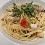 青いナポリ - アサリと小柱、ほうれん草のアーリオオーリオスパゲッティ