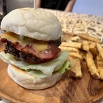 Hamburger Cafe UNICO - 