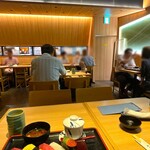Sushi Hamazushi - 落ち着いてますが、気取って無いとこが良いですね。