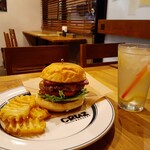 CRUZ BURGERS & CRAFT BEERS - 