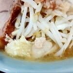 ラーメン 盛太郎 - ニンニク少しでこんな風。多めだったら困るのでありがたいです。