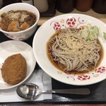 いろり庵きらく - ミニカツカレーセット（麺大盛り）＋コロッケ