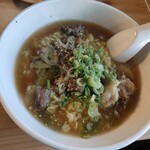 キンキン麦酒とプリッと小腸 近江牛畜産すだく - 和牛テールラーメン