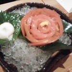Izakaya Tebaage Ippo - トマトサラダ。盛りかた凝ってます