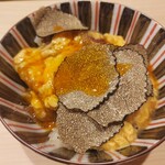はらまさ - ビフカツ乗せて、トリュフ乗せて、卵黄とろり