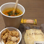 TSUTAYA BOOKSTORE SHARE LOUNGE - 