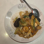 香港楼 - 2023.08.11 (金)    五目中華丼　800円（税込）