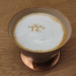 Spicier スパイスチャイとインドカレーパン - ココナッツチャイ（気まぐれチャイ）（690円）