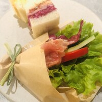 ERUTAN RESTAURANT BAR - 