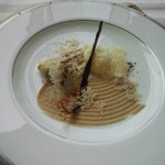 エノテーカ ピンキオーリ - i帆立のハーブ香り焼きグリーンアスパラガスのサラダと ふわっとした雲丹
      
      タイムの香りをつけたナスにあたたかいモッツァレッラチーズ
      