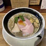 麺処 しろくろ - 貝とムール貝の汐そば（980円）