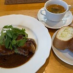 Itarian Kafe Bosuko - 豚肉のソテー 粒マスタードソース 1760円。