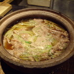 割烹 しらこ - OptioA30：肉②；近江牛とじゅんさいの土鍋