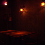 シャンクス - OptioA30：店内唯一のテーブル席