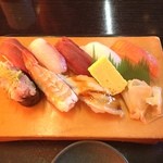 魚がし食堂はま蔵 - 寿司の日のにぎり 700円
