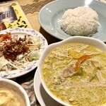 タイ料理サバイ・サバイ - ゲーン・ギャオワーン(グリーン・カレー)