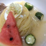 盛楼閣 - 冷麺（別辛・アップ）