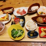 バルザル - 前菜12種盛り合わせ