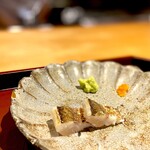 馳走 啐啄一十  - カマス炙り。 サスエ前田魚店のカマスです。 ここからサスエシリーズが始まります。 カマスは独特の香りが旨い魚。 炙ると香りが際立って、もっと旨い！ 焦げた皮目と脂がめちゃくちゃ旨い！！