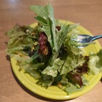 BHM’S cafe - 野菜にも苦味がある品もあり、お面白くて美味しい。

フォークはまだパスタで使うので
ナイフレストが欲しいと思った。