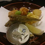 北新地 湯木 - 子持ち鮎と海老のかき揚げ