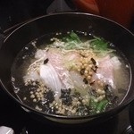 北新地 湯木 - 出し汁を入れ、