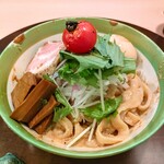 手打麺祭 かめ囲 - クリーミー胡麻ダレに絡む手打ちもちムチ極太麺