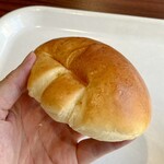 パンハウス麦畑 - クリームパン170円