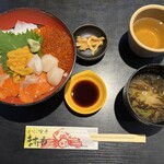 ますよね お食事処 まごころ屋 - 5種丼【C】¥2,200円(全体像)