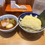 つけそば 神田 勝本 - 特製清湯つけそば　大盛　麺量多いです