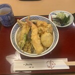 Tensuzu - 天丼特上　2,530円　税込 海老一本、海老かき揚げ、魚二品、野菜二品