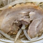 ラーメン もっけだの - 『朝食セット(ラーメン)+あぶら飯』の『ハーフラーメンニンニク野菜マシマシ』の豚