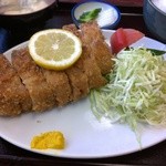 Iwata - とんかつ定食1400円