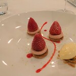 プレスキル - 苺のパイとはちみつのアイス