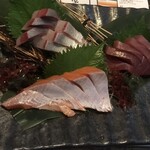 Kuimonoya Wan - まぐろ・サーモン・かんぱち(かんぱちは本日の特鮮魚)