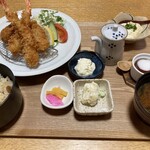 Tennen Nigari Yose Toufu To Kamameshi Uonobu - エビフライミックス定食