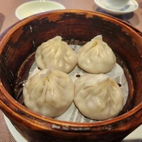 中国料理 美麗華 - 小籠包(点心とつゆそばのセット)