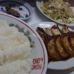 餃子定食と焼きそばで￥１２００