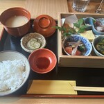 穀雨 - ご飯は少な目を選びました。